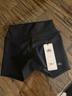 NWT ALO airlift yoga shorts